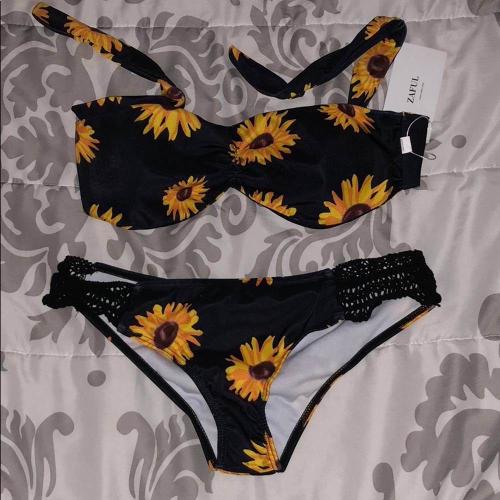 NEVER WORN NWT Sunflower Bikini😍